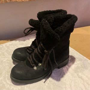 UGG Fraser Leather Boots EUC